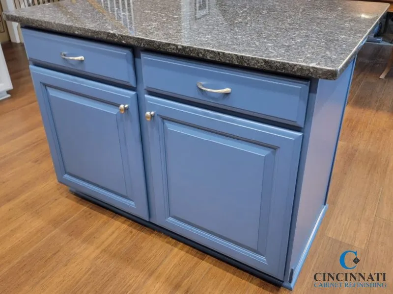 Endless Sea - Blue Kitchen Island Paint Colors - Hamilton OH Kitchen Cabinet Painting - CCR 800x600W