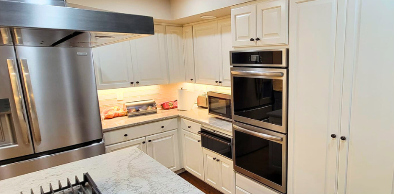 Cabinet Refacing - Cincinnati OH - Luxury Kitchen - Featured Image