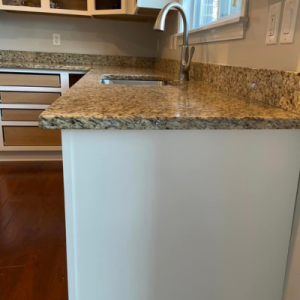 During &ndash; Close Up &ndash; White Cabinets